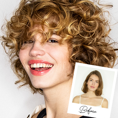 Frau mit lockigem honigblondem Haar, kreiert mit Wella Professionals.